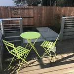 Modern Hillcrest 2 Bedroom